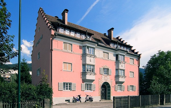 Finanzwohngebäude Feldgasse, Kufstein, 2001