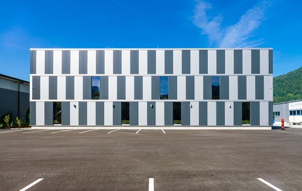 Kneissl & Senn Neubau Betriebshalle  2017